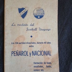 Librito Histórico "La Tradición del Football Uruguayo - Peñarol y Nacional" - Edición Cervecerías Uruguay - imagen 1