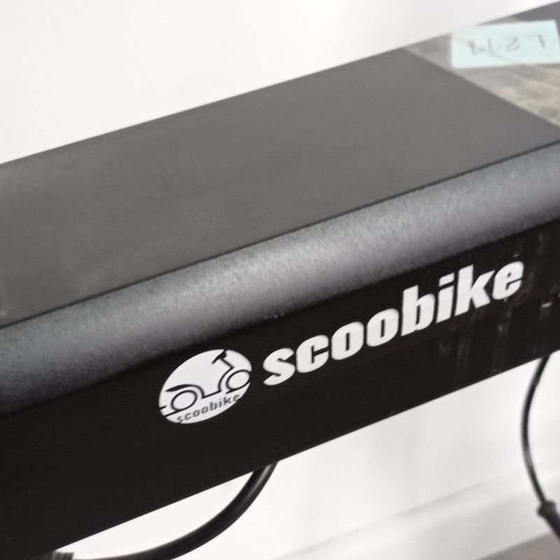 Moto eléctrica Scoobike con doble batería y rueda pinchada - imagen 2
