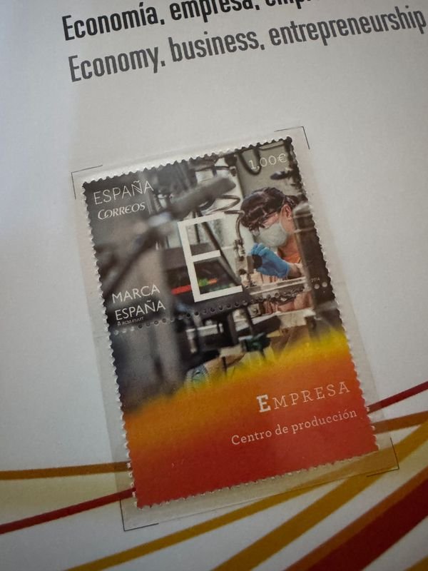 Libro 'Marca España' editado por Correos de España - imagen 6