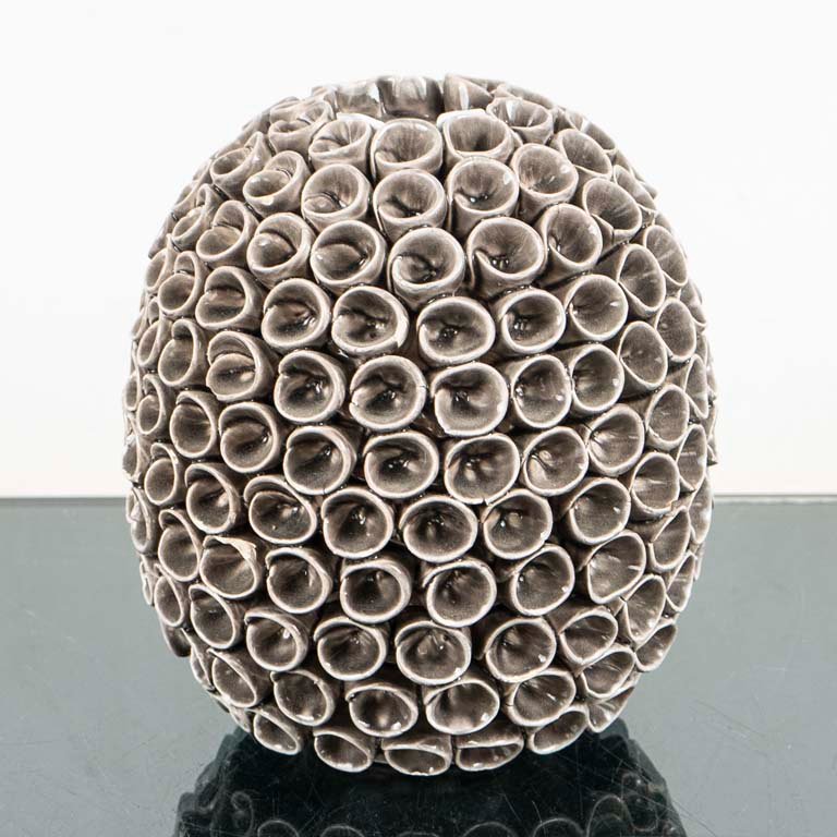 Lote anterior: Florero de cerámica Zara home con diseño único