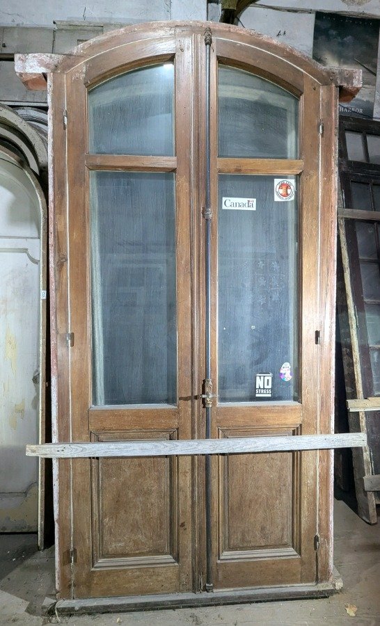 Puerta antigua de madera con vidrio y marco de pinotea - imagen 5