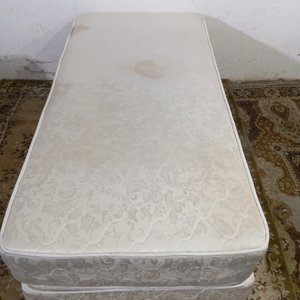 Somier de 1 Plaza Deseos con Patas y Tapizado Estampado - imagen 4