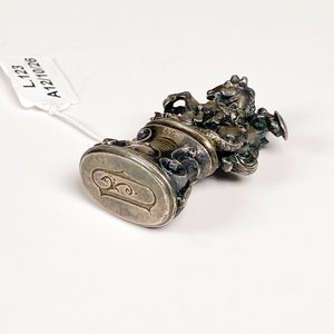 Sello de Plata Inglesa con San Jorge, 45 grs, 5 cm de Altura - imagen 4