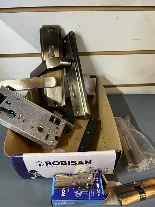 Item 845832 - Image 1