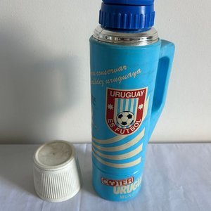 Lote siguiente: Termo motivo Uruguay