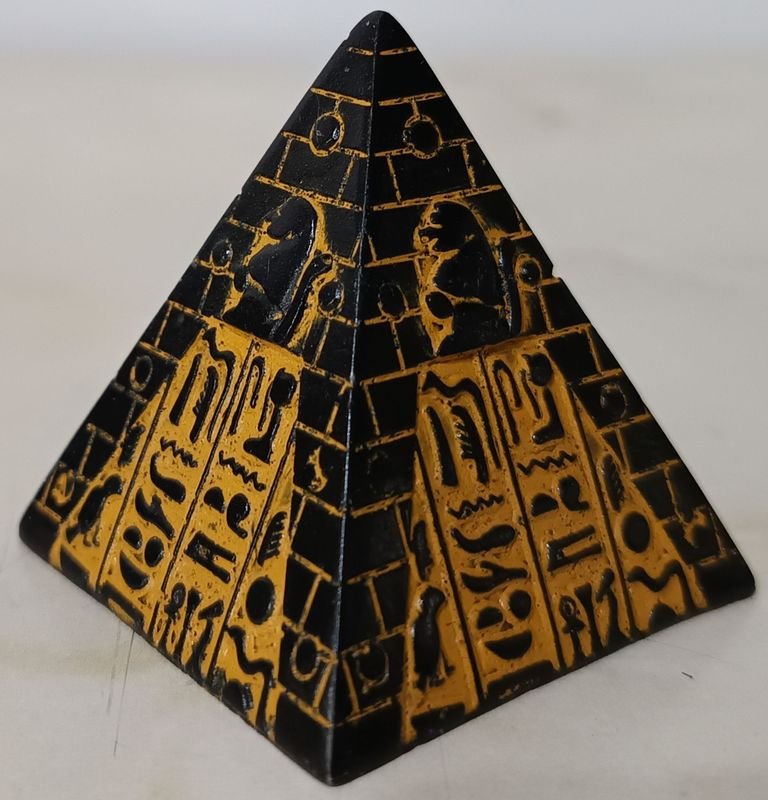 Pirámide Egipcia en Piedra Laetitia - Arte y Decoración - imagen 2