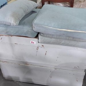 Lote anterior: Set de 2 Puffs de Madera con Almohadones Celestes