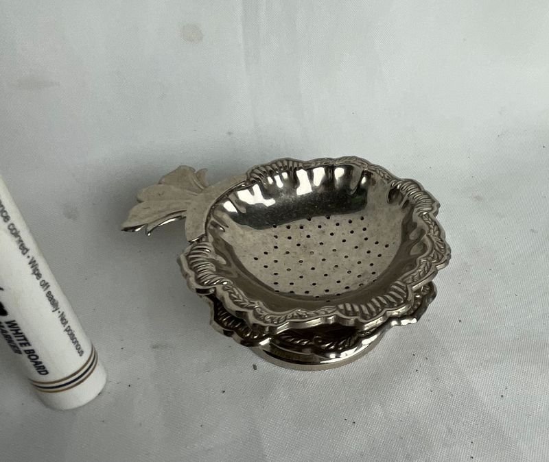 Colador de metal con diseño de hoja - imagen 5