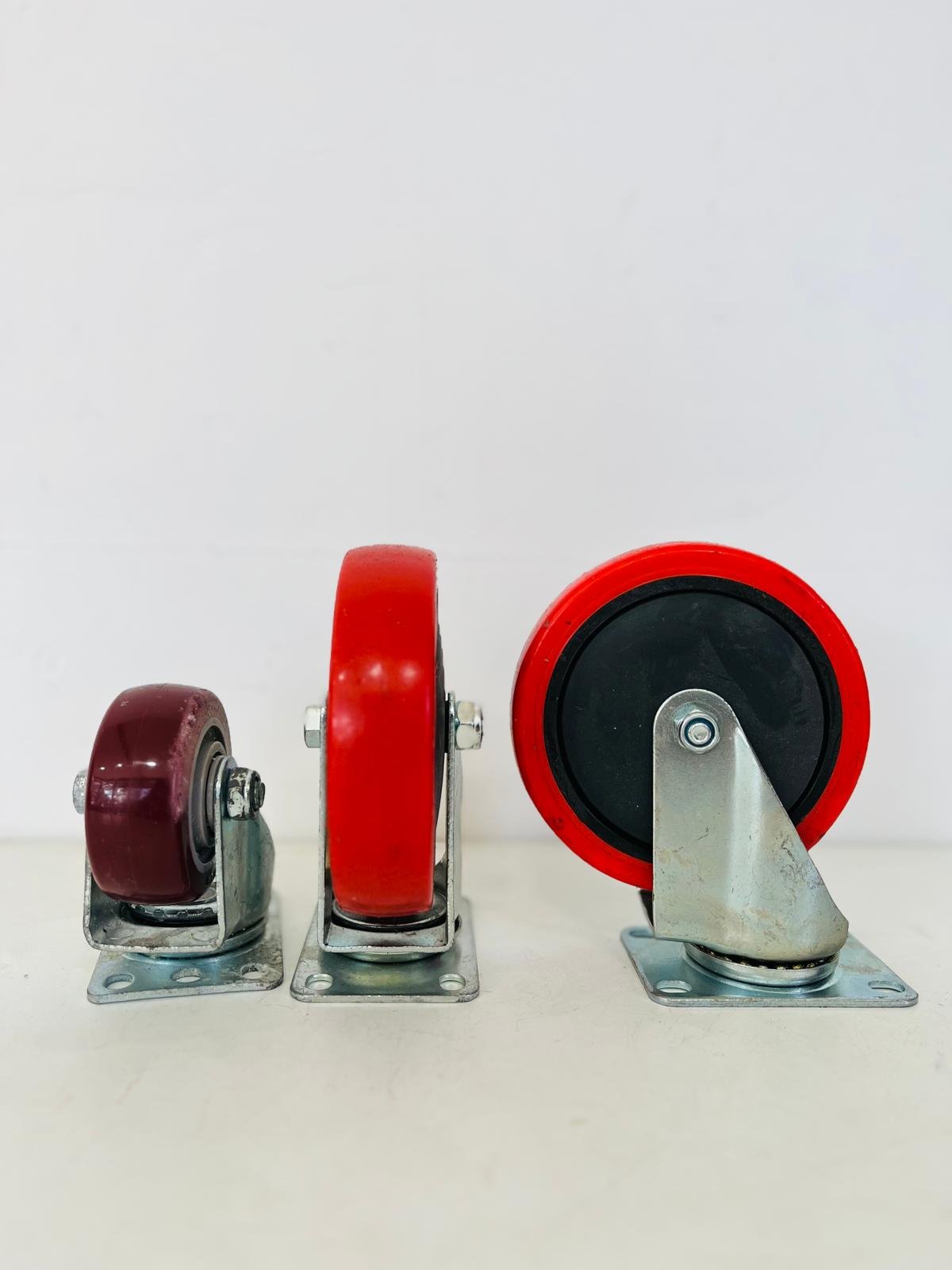 Lote de 3 Ruedas Giratorias Rojas y Bordo - 12 cm