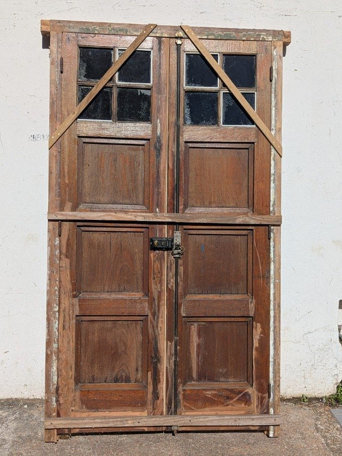 Puerta doble de cedro con marco de pinotea - imagen 3