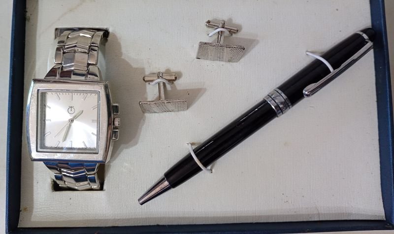 Conjunto de regalo de lujo con reloj, gemelos y bolígrafo - imagen 2