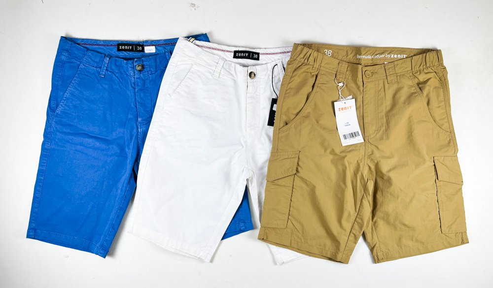 Lote anterior: Tres Bermudas Zenit, shorts de colores con etiquetas