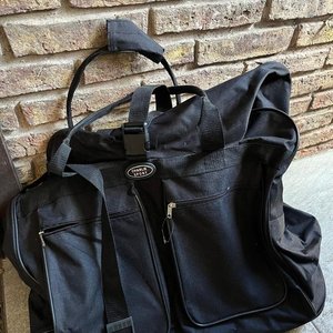 Lote siguiente: Bolso de Viaje Charlie Sport Negro con Ruedas