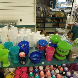 Set de 72 tapers, recipientes plásticos y vasos - imagen 4