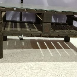 Mesa Ratona de Palets Pintada con Tapa de Vidrio - imagen 3