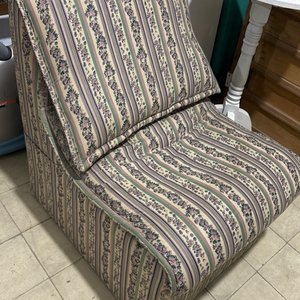 Lote siguiente: Sillón individual 