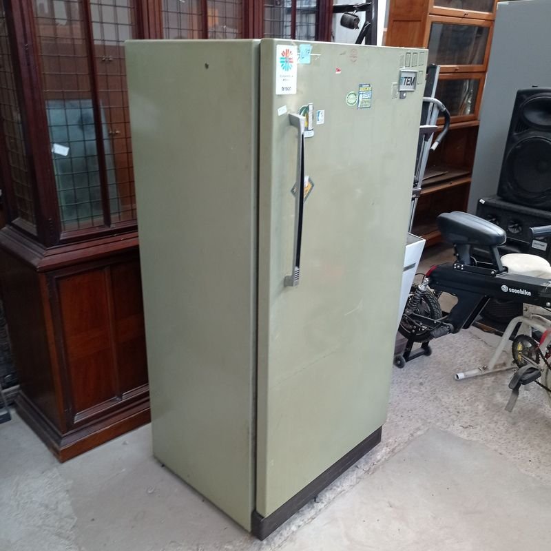 Heladera marca TEM en buen estado - imagen 4