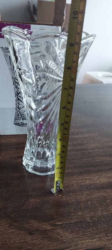Vaso de cristal con diseño ornamentado - imagen 3