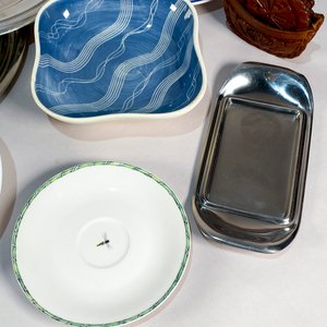 Lote de 8 piezas: Bandejas metálicas, platos, posavasos y más - imagen 3