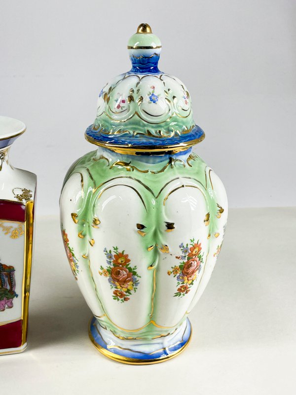Dos piezas de porcelana, potiche floral y florero oriental - imagen 2