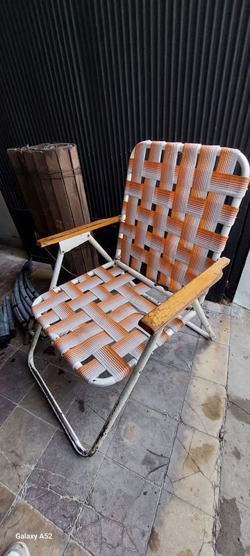 Silla de playa vintage con estructura de madera y asientos tejidos - imagen 2