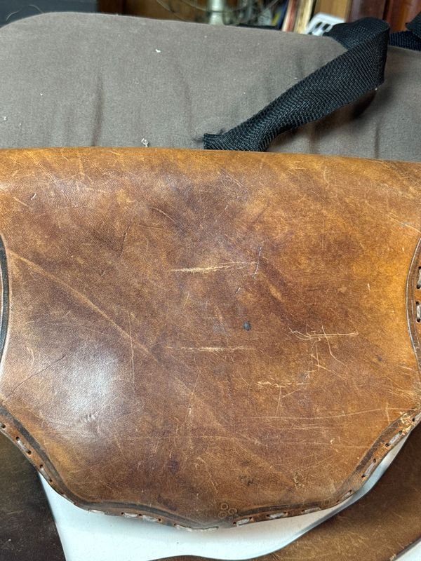 Antiguo bolso de cuero y accesorios - imagen 7