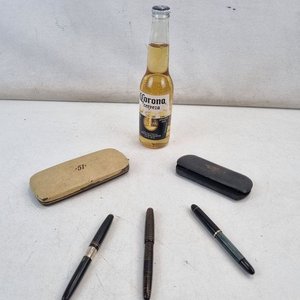 Lote de 5 Piezas: Estilográficas Vintage Parker y Gafas de Lectura Antiguas con Estuches - imagen 2