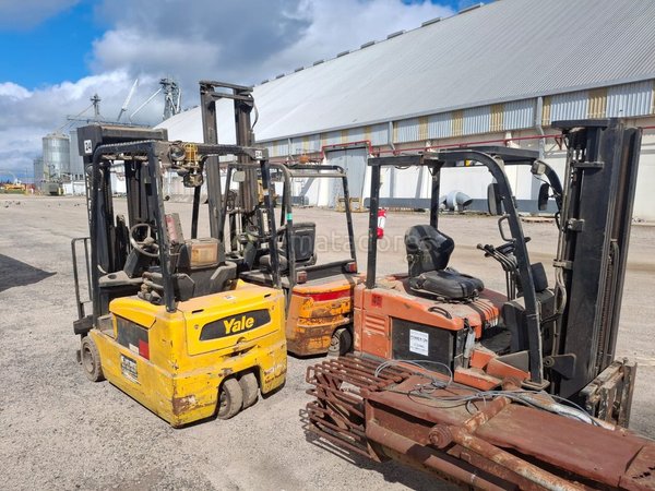Lote de Autoelevadores y Equipo Industrial