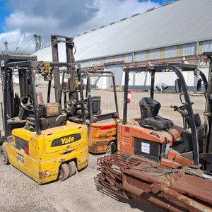 Lote siguiente: Lote de Autoelevadores y Equipo Industrial