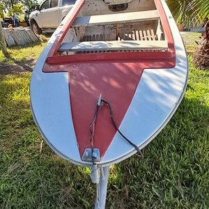 Lancha Pescadora Casco Casarino de Fibra de Vidrio con Trailer - imagen 9