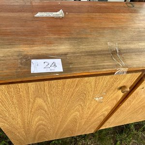 Lote siguiente: Placard de Madera con Dos Puertas