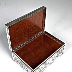 Caja Cigarrera Antigua de Metal con Aguafuerte y Interior de Madera - imagen 5