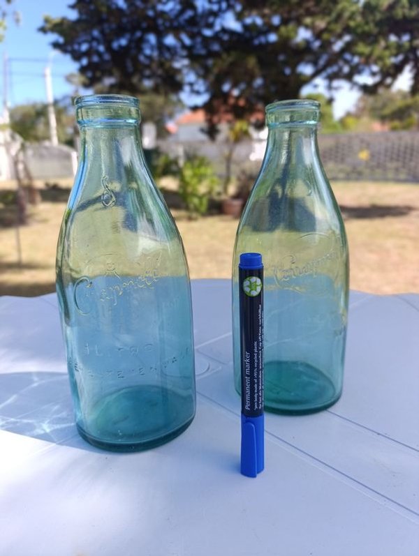 Botellas de vidrio vintage y etiquetas - imagen 2
