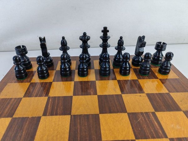 Ajuste de ajedrez completo con tablero y piezas - imagen 4