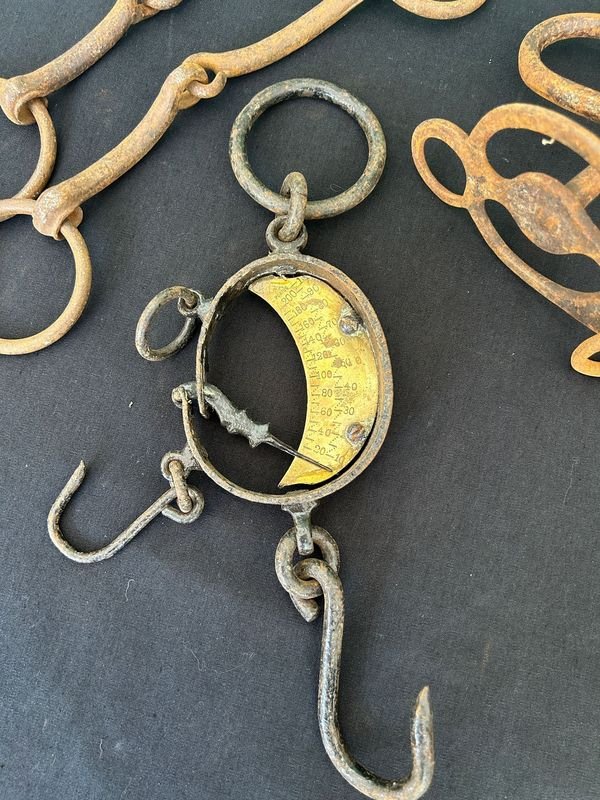Colección de accesorios antiguos en metal - imagen 3