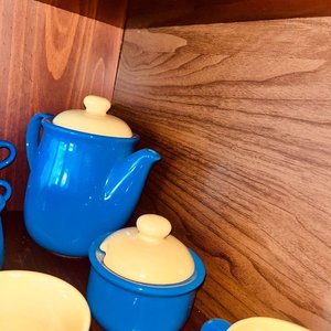 Juego de Té de Cerámica Azul y Amarillo - imagen 5