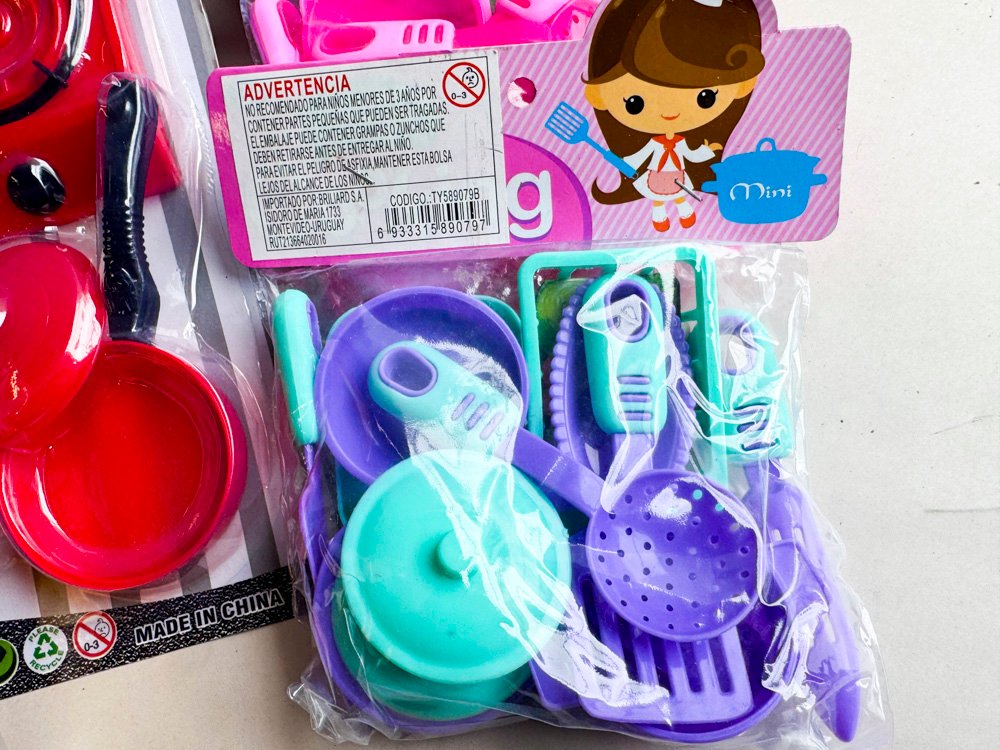 Colección de juguetes infantiles variados - imagen 3