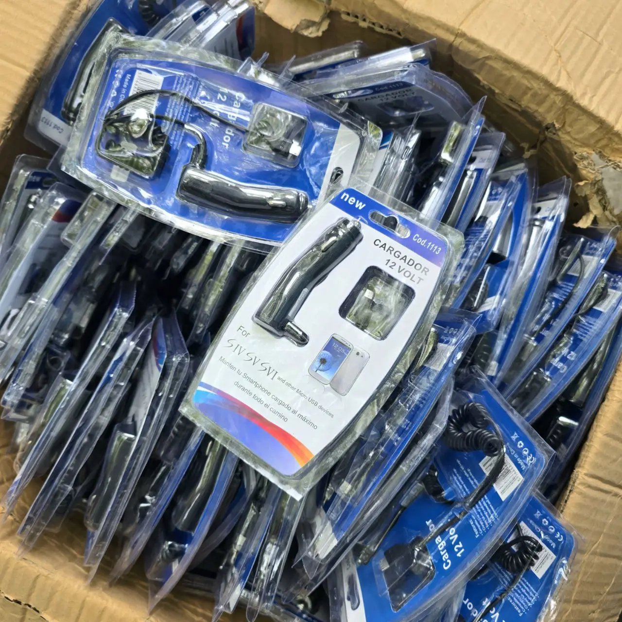 Cargadores para encendedor de auto en lotes - imagen 1