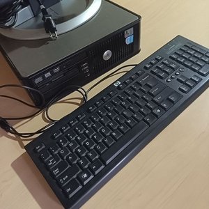 Computadora de Escritorio Dell con Monitor, Teclado y Mouse Funcional - imagen 5