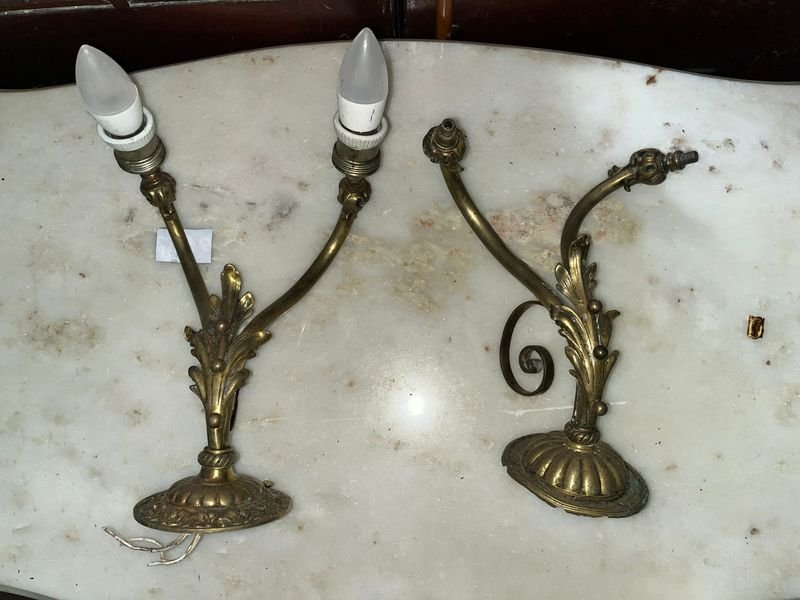 Par de Lámparas de Pared de Bronce Estilo Clásico