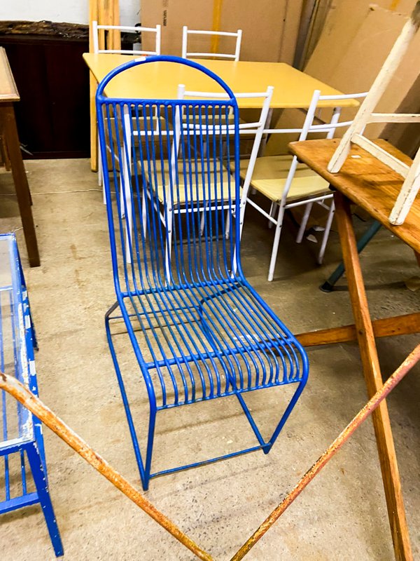 Silla de Metal Azul Estilo Industrial