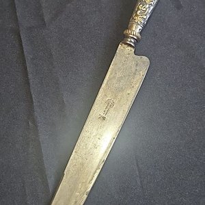 Cuchillo de Caza Antiguo Martinez Hnos. con Cabo de Plata y Oro - imagen 1