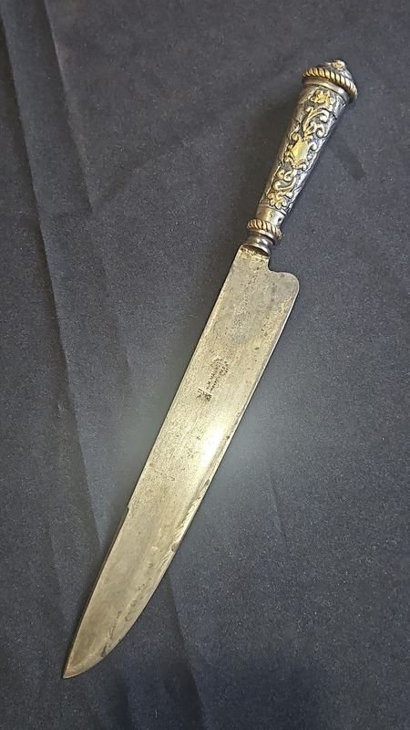 Cuchillo de Caza Antiguo Martinez Hnos. con Cabo de Plata y Oro