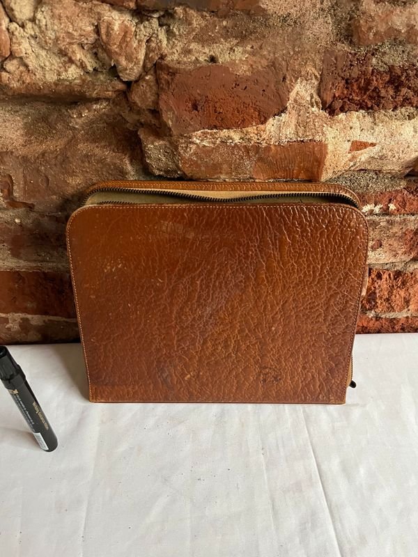 Neceser de Viaje Vintage de Cuero con Accesorios