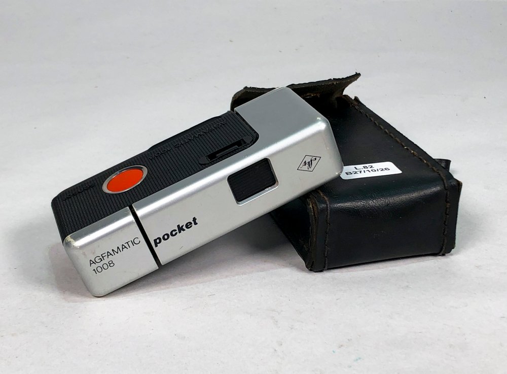 Cámara Agfamatic 1008 Pocket Analógica Vintage con Estuche