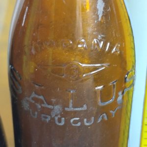 Dos Botellas Antiguas de Cerveza Salus Uruguay - imagen 2
