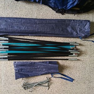 Carpa de Camping Tipo Iglú con Sobretecho y Piso - imagen 12