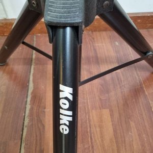 Trípode para Parlante Kolke Negro Metálico Plegable - imagen 3