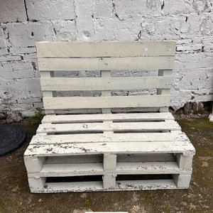 Lote siguiente: Sillón de Pallets Blanco Estilo Rústico