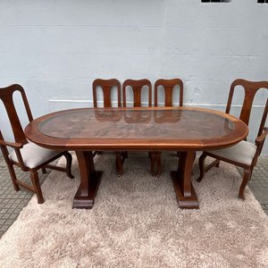 Juego de Comedor: Mesa Oval de Madera Tallada con Tapa de Vidrio y 8 Sillas - imagen 16